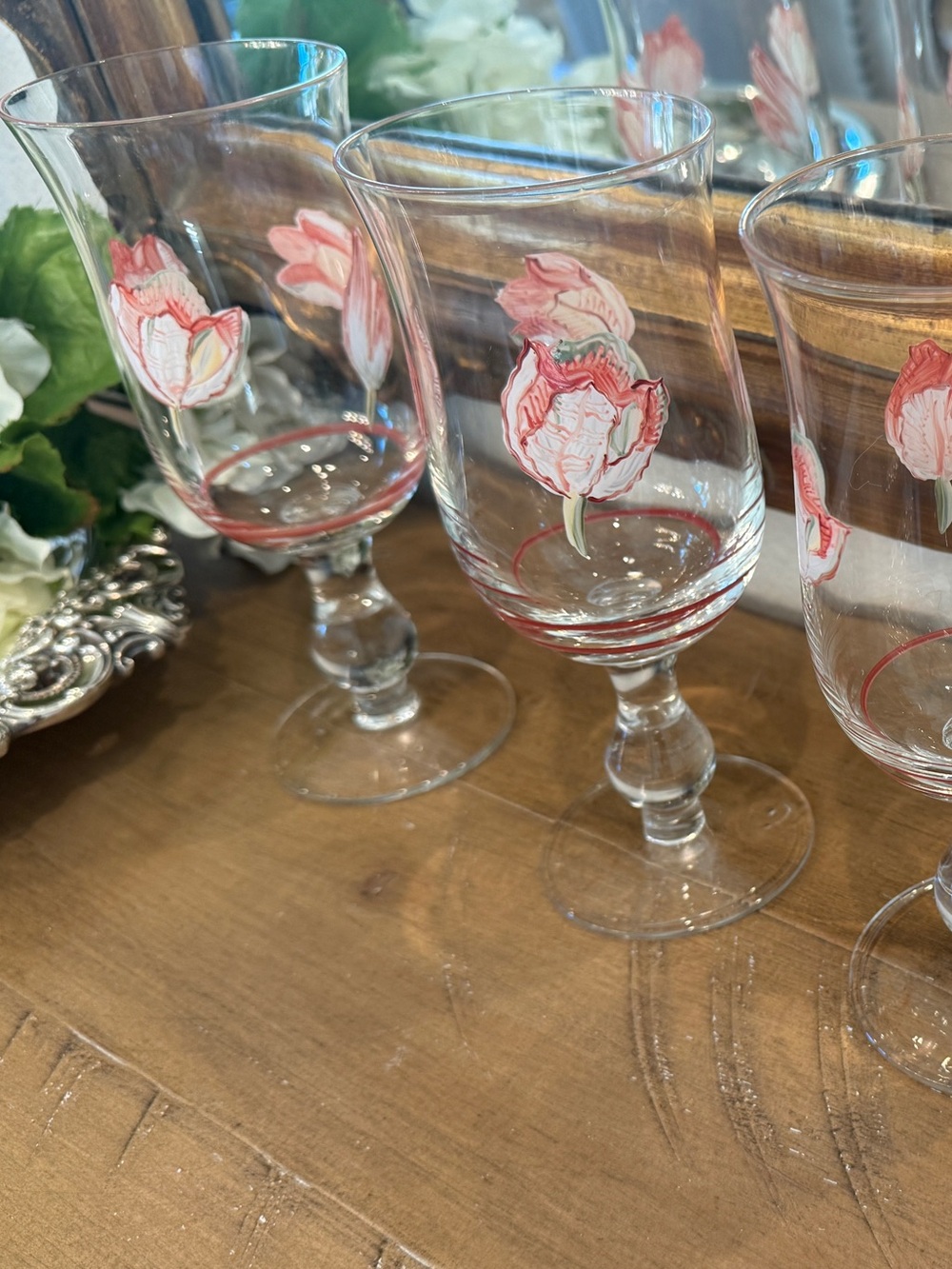 Set of 4 Hand Painted Tulip Floral Stemmed Water Wine Glasses - Picture 8 of 8